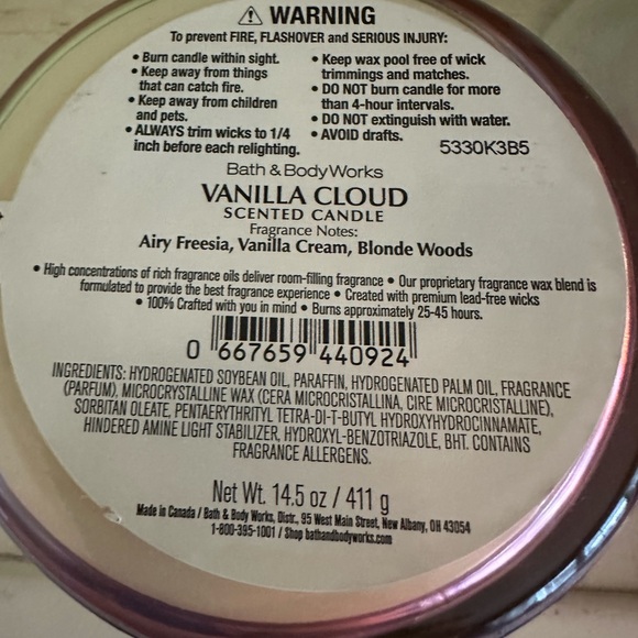 Bath & Body Works Vanilla Cloud Candle Bundle- Red and Gold - Picture 4 of 4